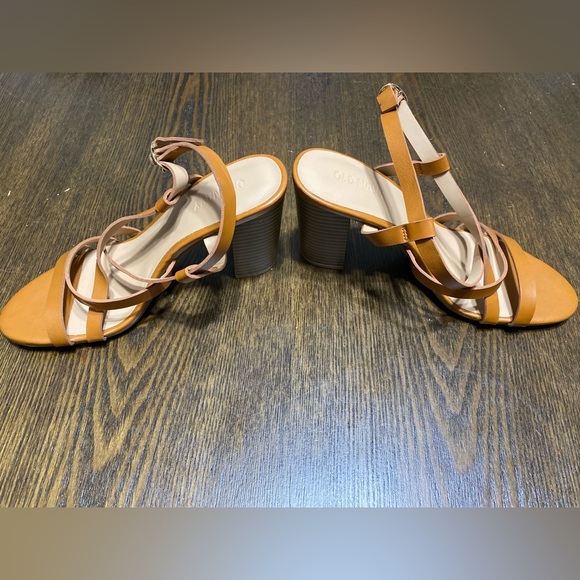 NWOT Old Navy Tan Brown Block Sandals Heels Size 6 - Picture 3 of 5